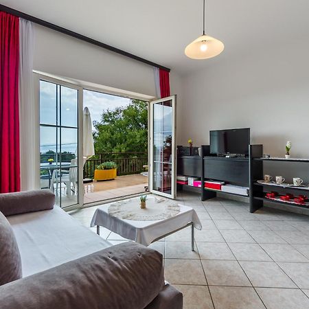 Apartments Claudia Smrika Bagian luar foto