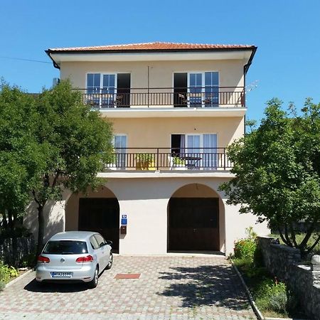 Apartments Claudia Smrika Bagian luar foto