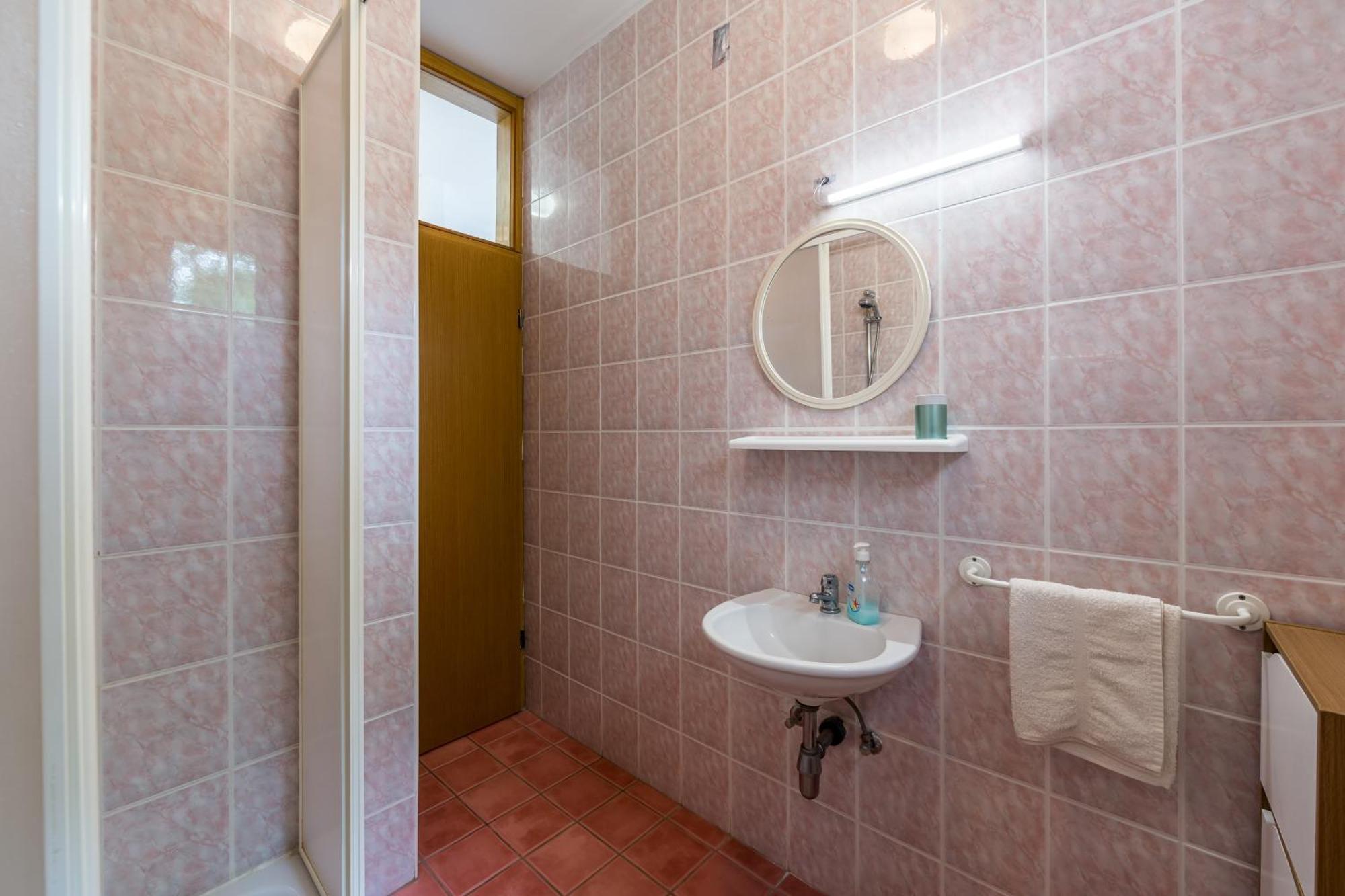 Apartments Claudia Smrika Bagian luar foto
