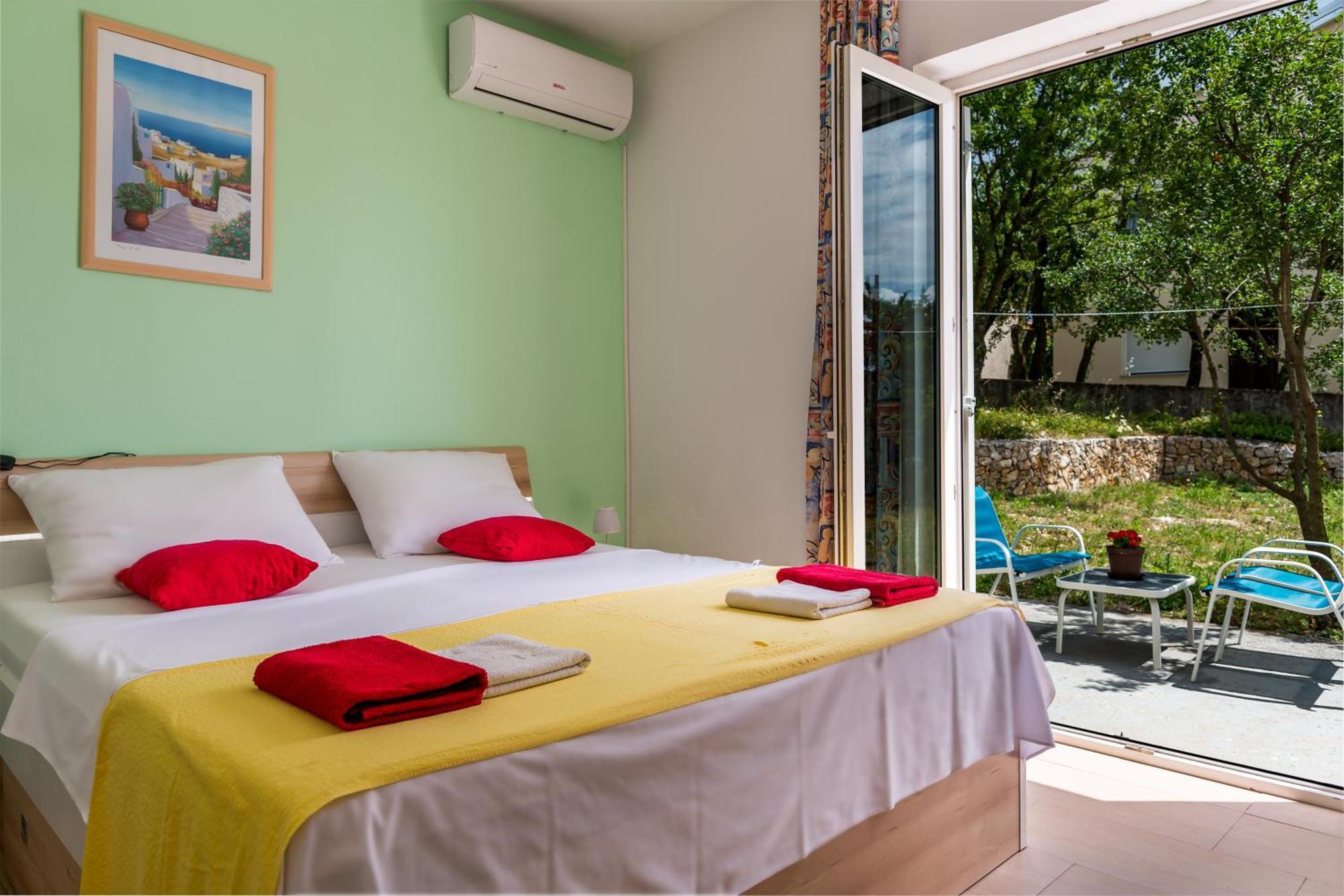 Apartments Claudia Smrika Bagian luar foto
