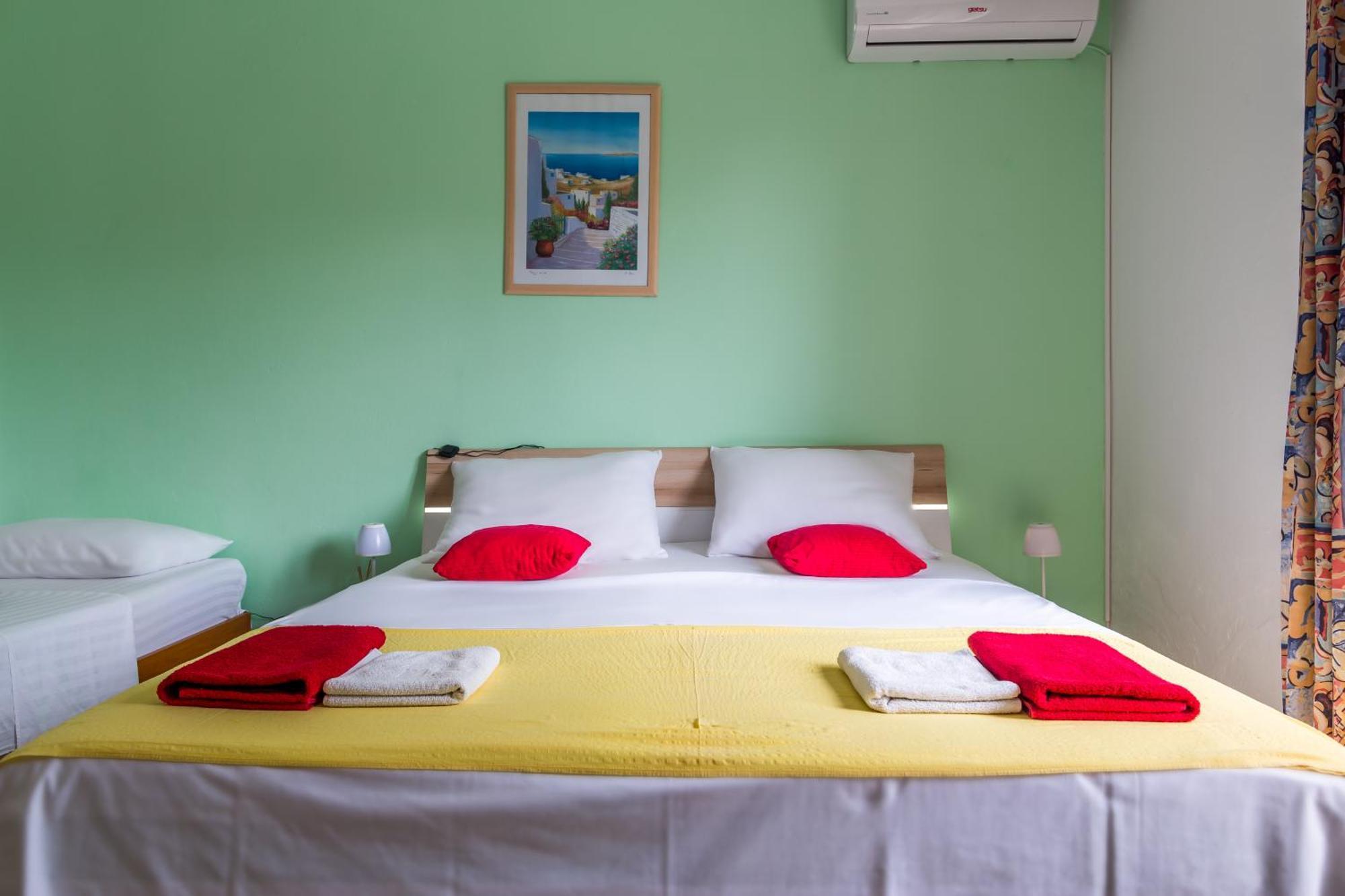 Apartments Claudia Smrika Bagian luar foto