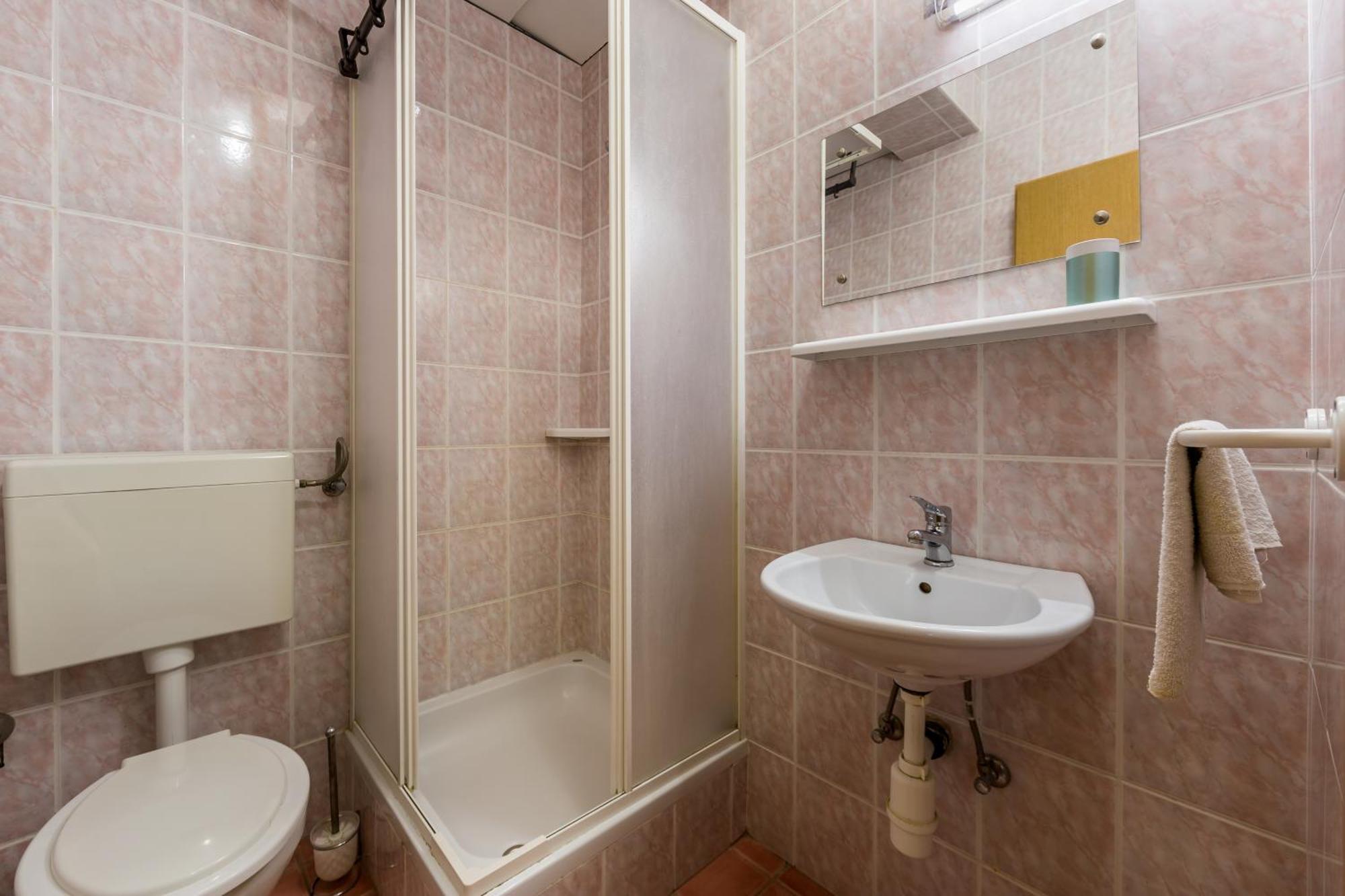 Apartments Claudia Smrika Bagian luar foto